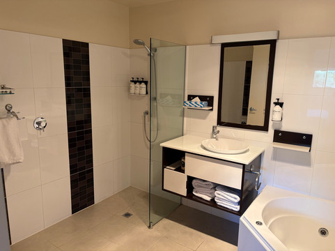 卢弗拉海滨酒店主图