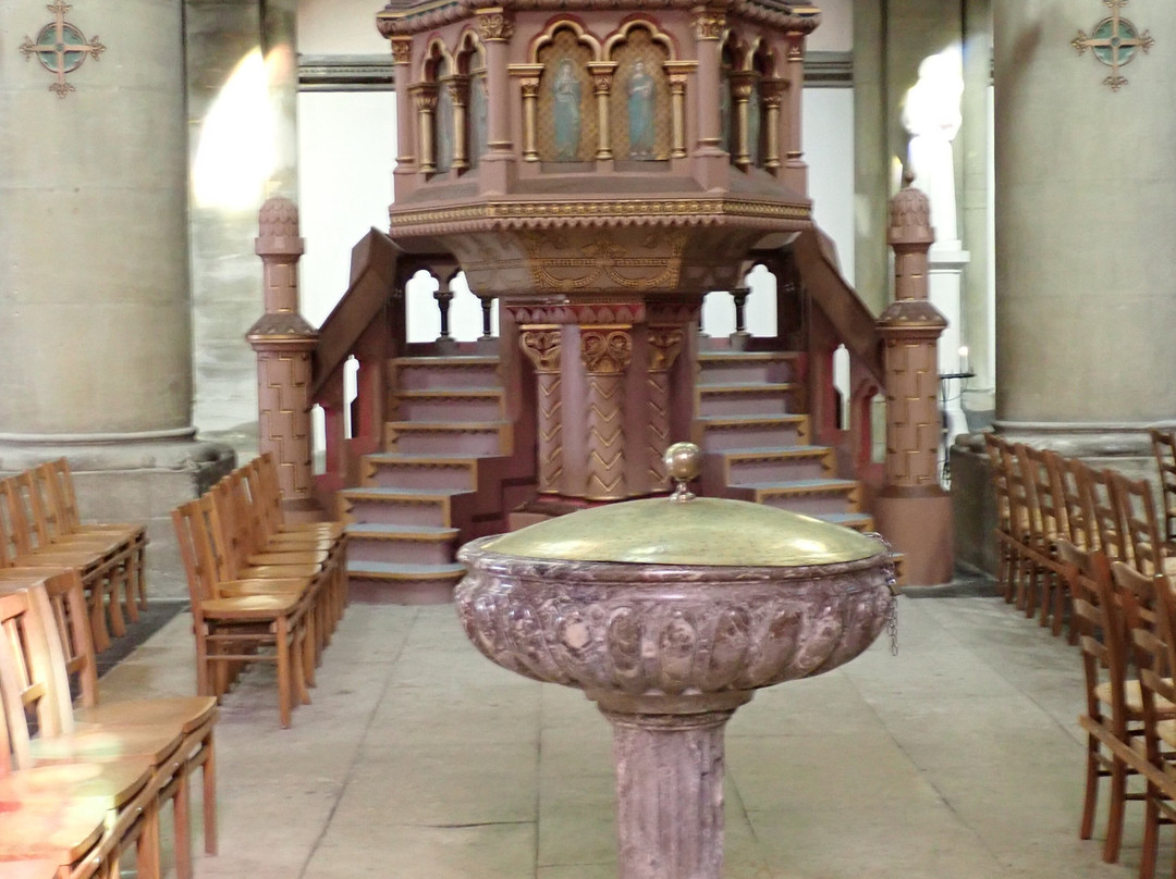 Église Saint-Rémi-沙勒维尔梅济耶尔必去景点