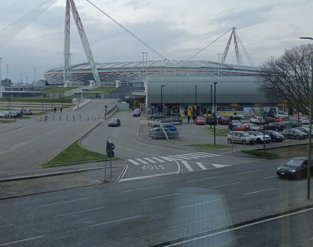 东道主酒店主图