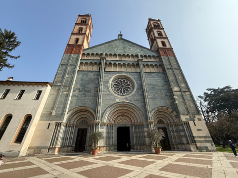 Basilica di Sant'Andrea-韦尔切利必去景点