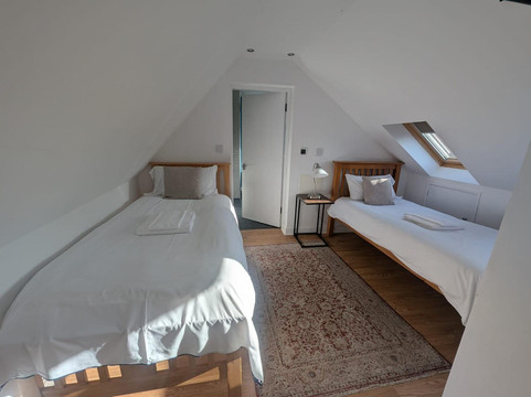 拱门招待所主图