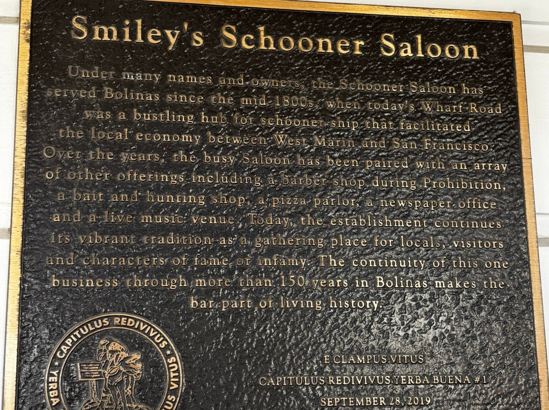 Smiley's Schooner Saloon-Bolinas必去景点