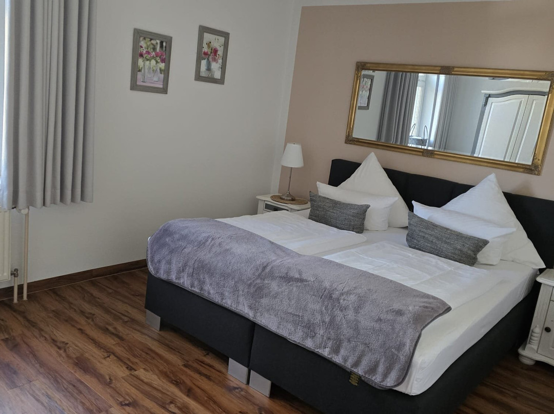 林登霍夫山丘酒店主图