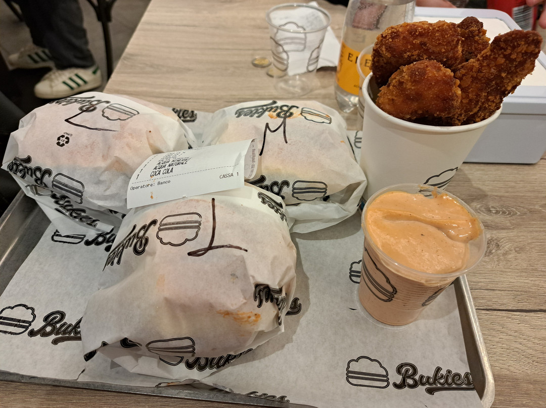 Bukies Burger & Cookies