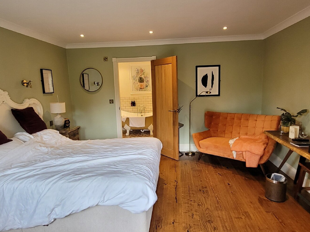 小修道院酒店主图