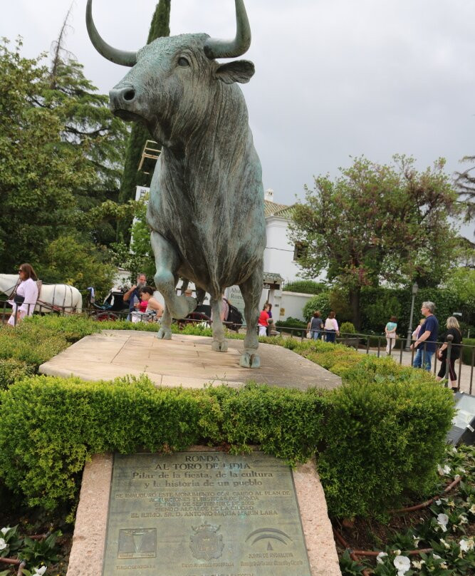 Monumento al Toro-隆达必去景点