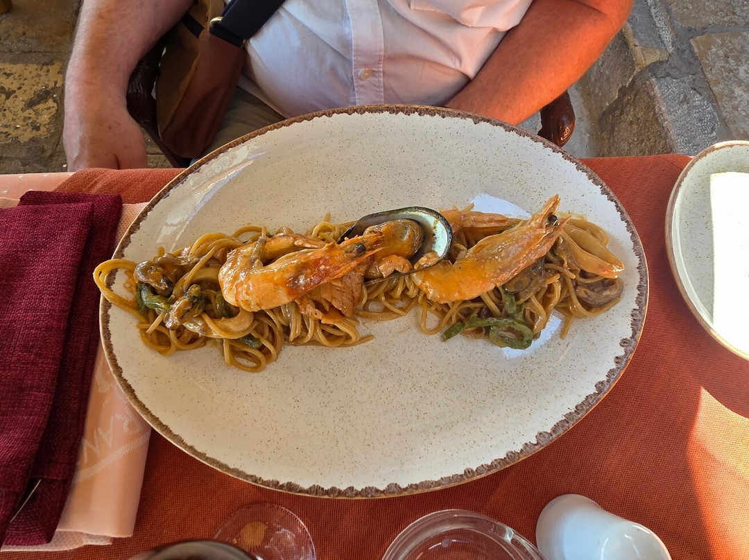 Apollonia Restaurant
