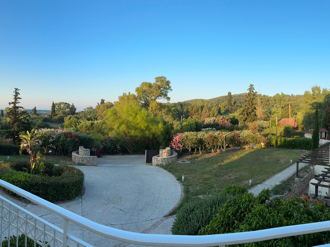 Gerakas Belvedere Luxury Suites and Spa主图