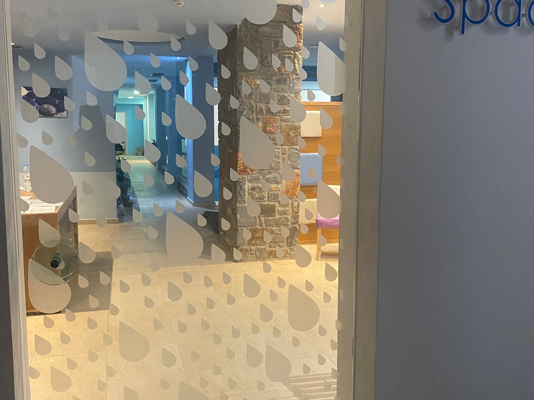 费里昂套房温泉度假酒店主图