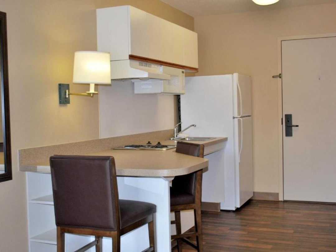 Motel 6 Suites Chicago Vernon Hills Lincolnshire IL
