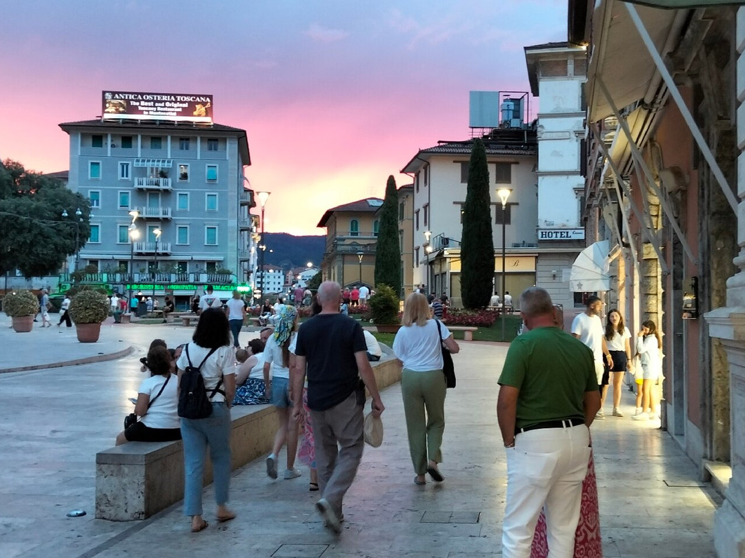 洛坎达马乔雷广场大酒店主图