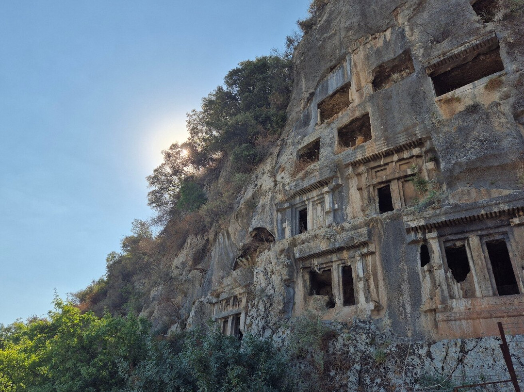 Amynthas Rock Tomb-穆拉必去景点