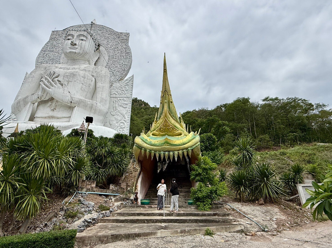 Wat Tham Phratat Khao Prang-彩尾兰必去景点