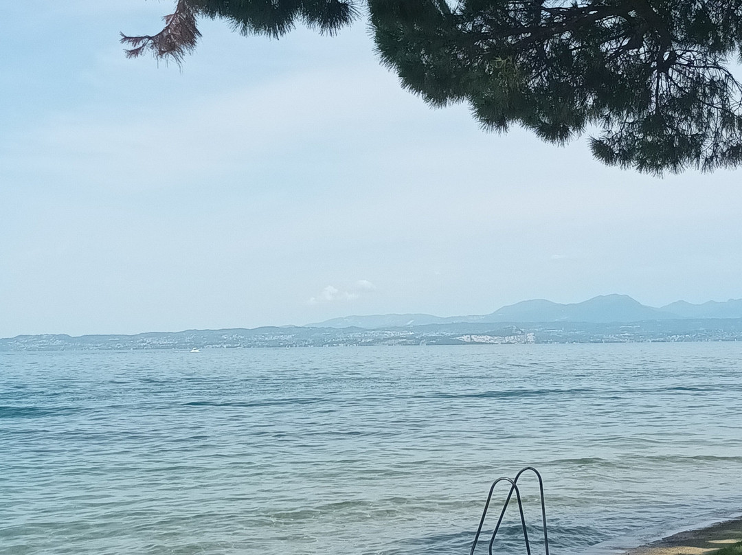 Lido Mirabello Beach-巴尔多利诺必去景点