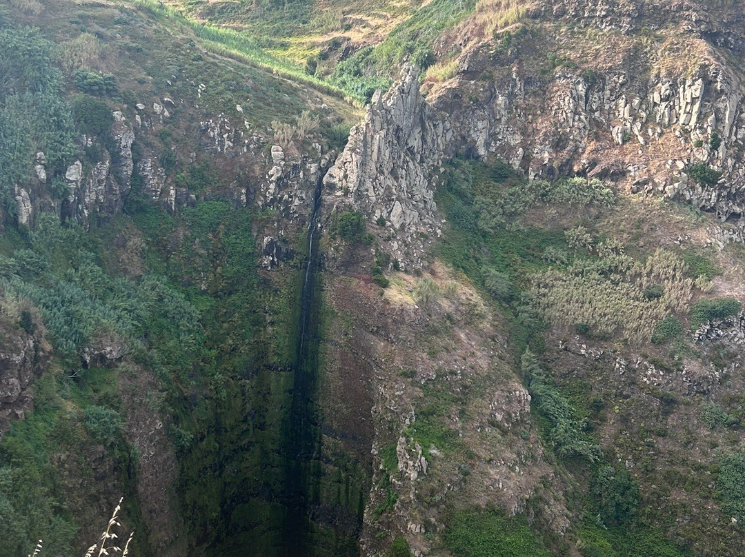 Vereda da Garganta Funda-Ponta do Pargo必去景点
