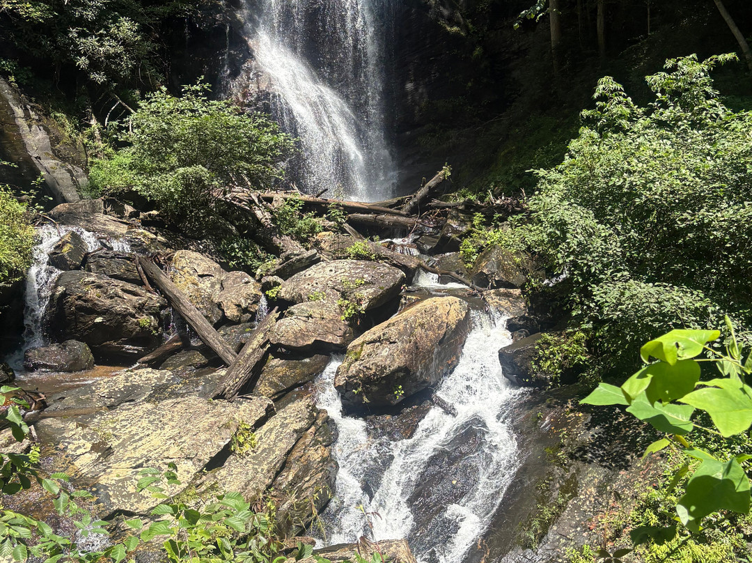 Anna Ruby Falls-海伦必去景点