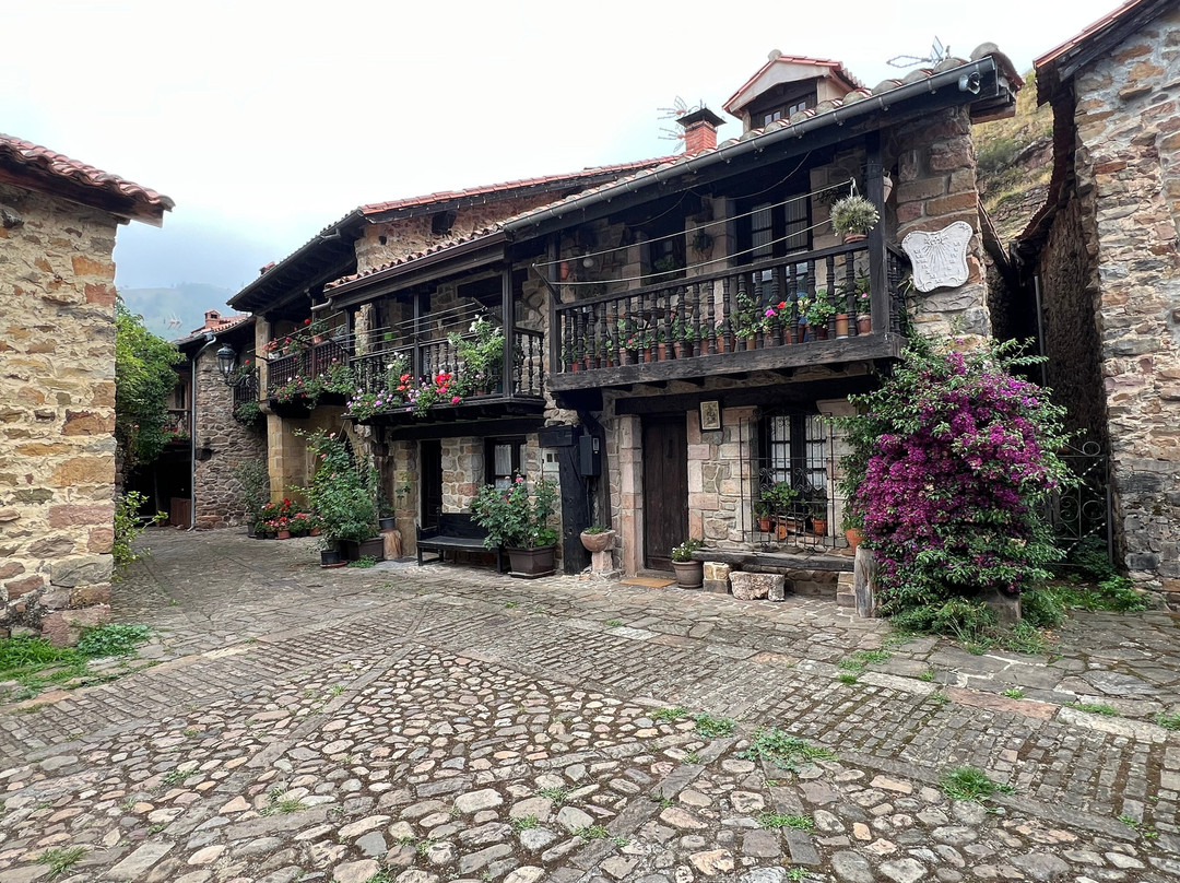 Bárcena Mayor Historic Village-Barcena Mayor必去景点