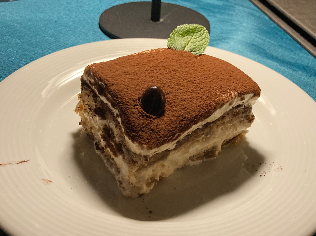 La Riva Pizzeria & Bar