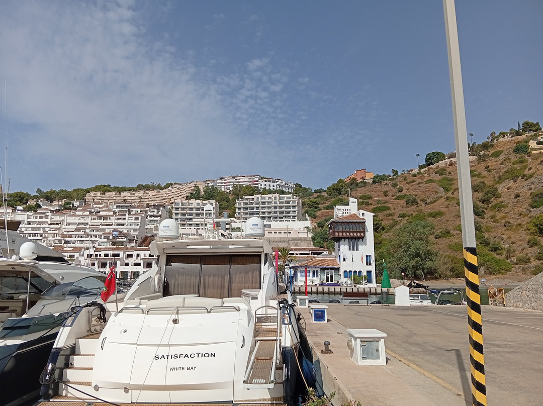 Puerto Deportivo Marina del Este-阿尔穆涅卡尔必去景点