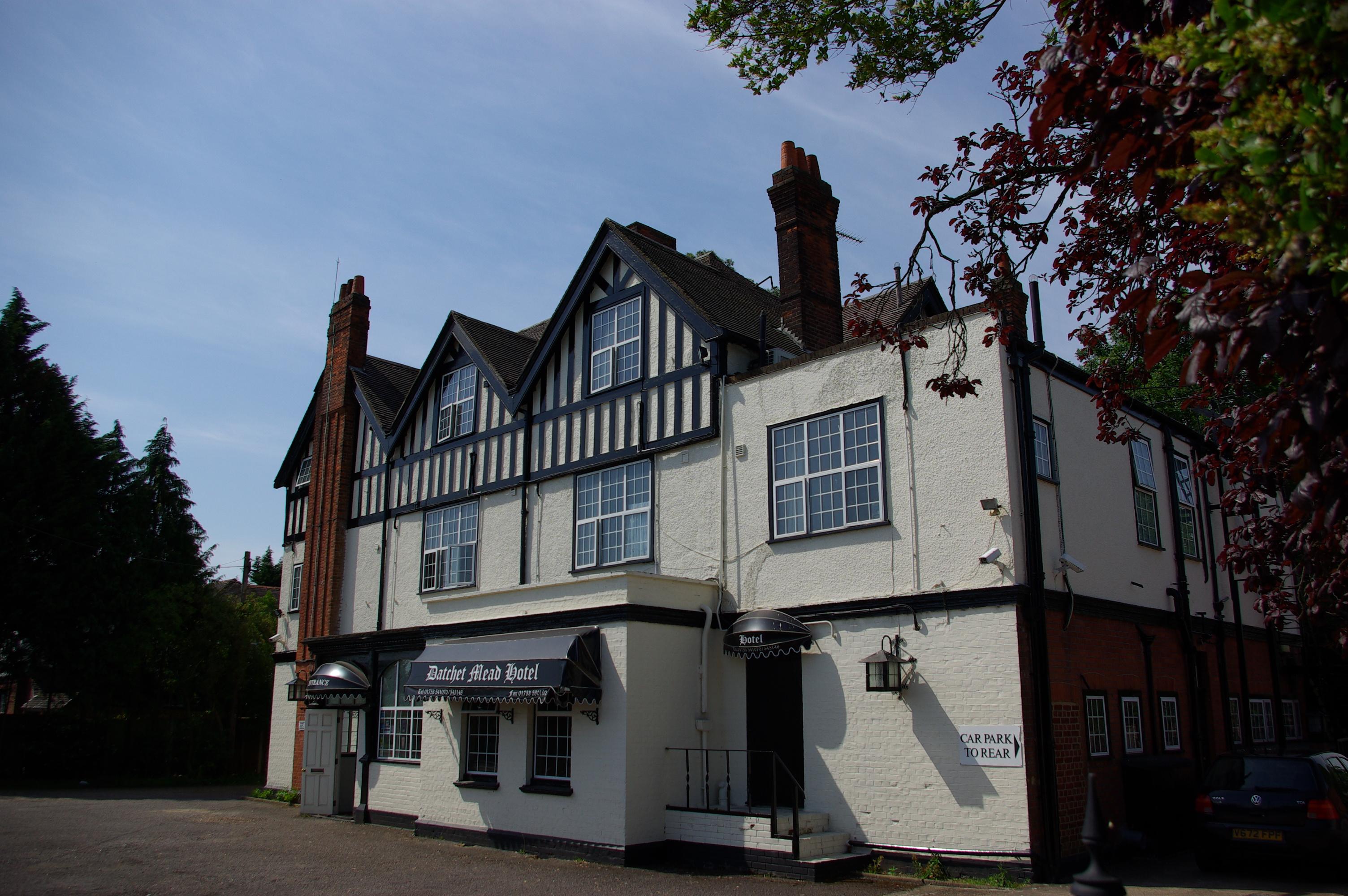 Datchet Mead Hotel-浴室