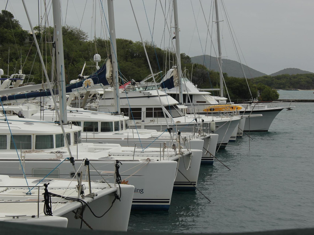 Hodge's Creek Marina Hotel