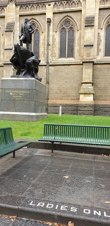 Captain Matthew Flinders Statue-墨尔本必去景点
