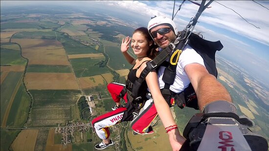 Compact Skydive & Flying-斯皮什新村必去景点