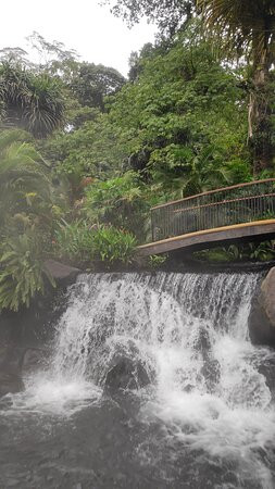 塔巴肯豪华热温泉度假酒店主图