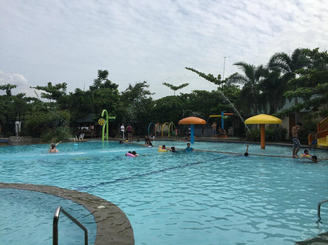 Montalban Waterpark & Garden Resort景点图片