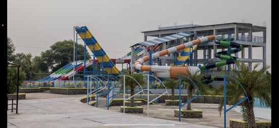 Shower N Tower Waterpark景点图片