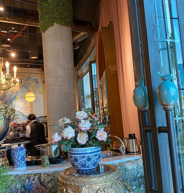 Flower Latte 360 Mall