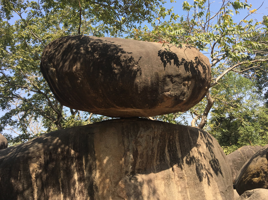 Balancing Rocks景点图片