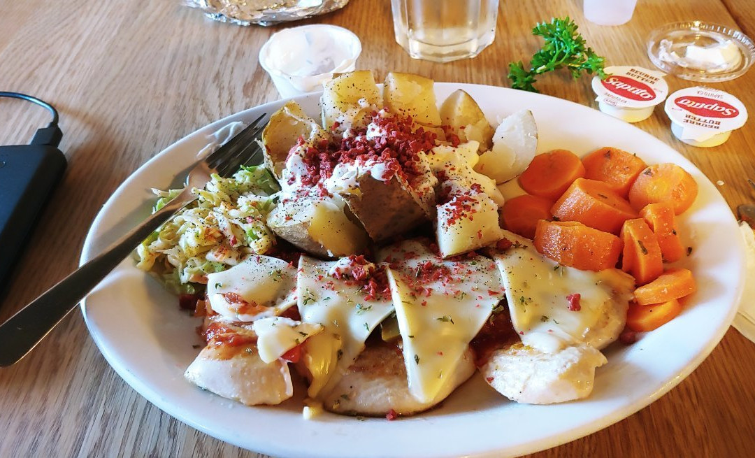 Rimbey餐馆和美食-James Grill & Bar