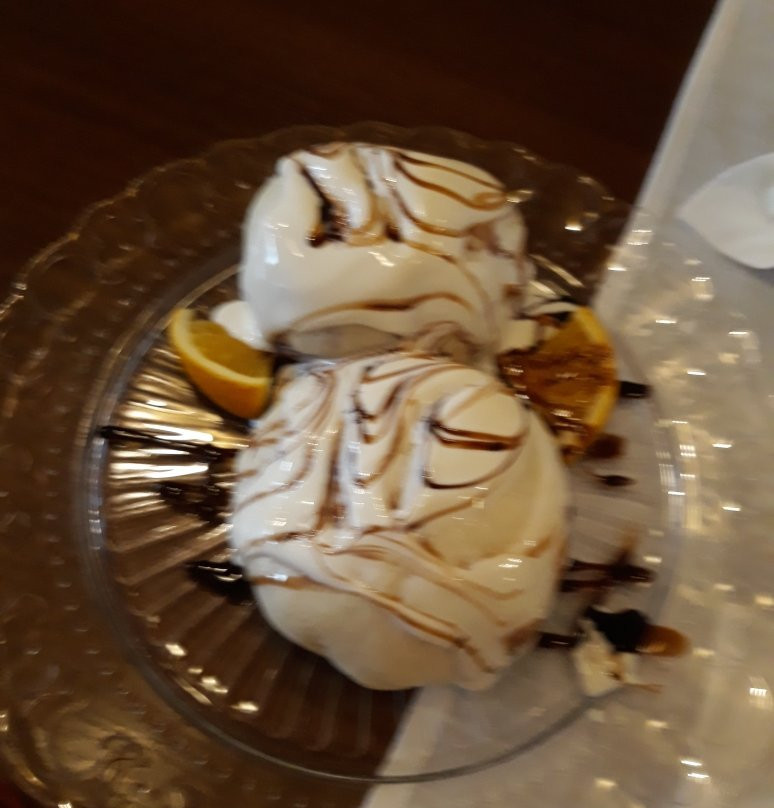 Biala Rawska餐馆和美食-Pierogarnia Palce Lizac