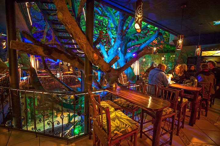 Tree House Restaurante & Café