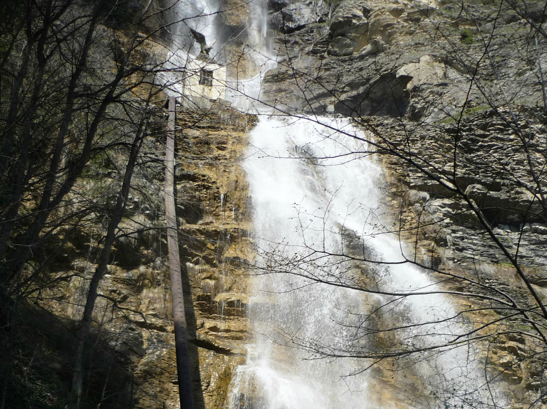 Waterfall Uchan-Su景点图片