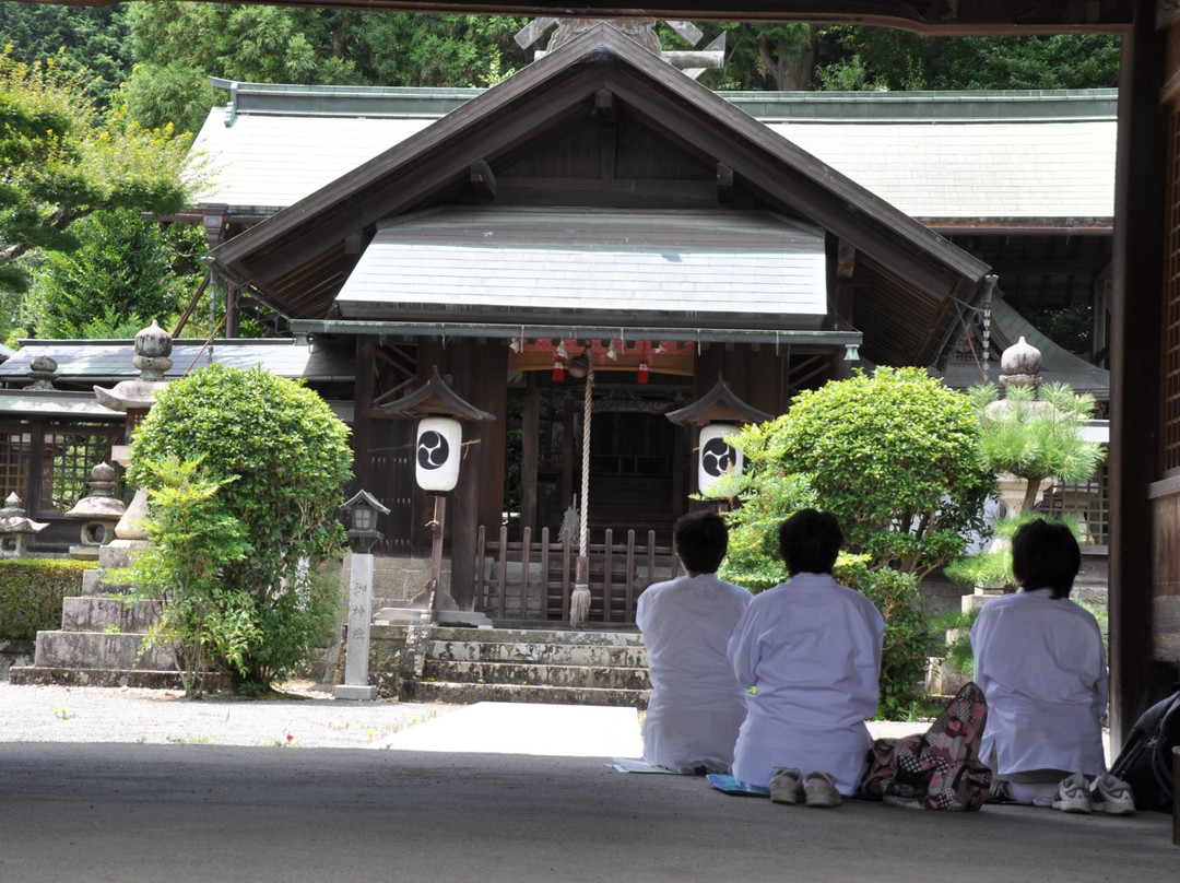 Hibashiri Shrine景点图片