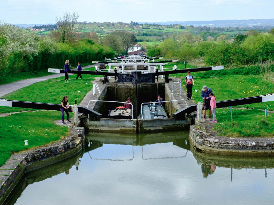 Caen Hill Locks景点图片