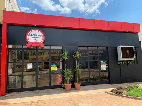 Petit Four Cafeteria