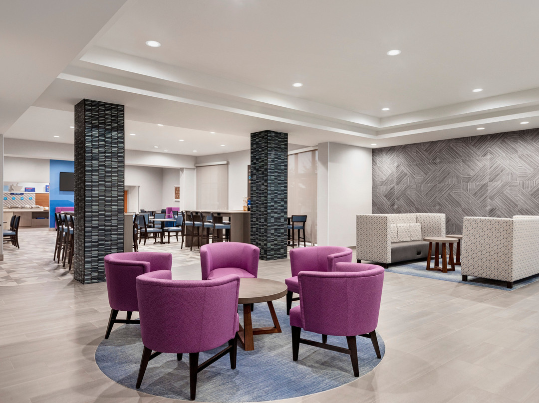 邓弗里斯提科中心假日酒店主图