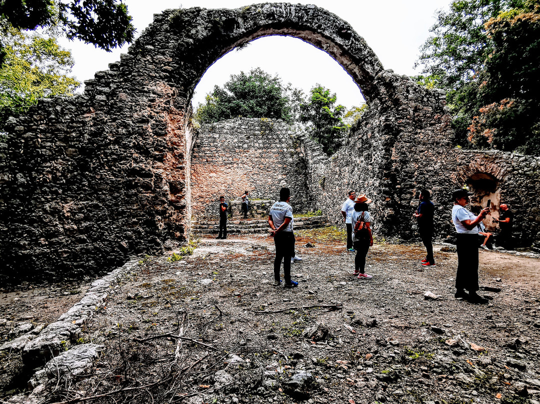 Zona Arqueologica Oxtankah-Calderitas必去景点