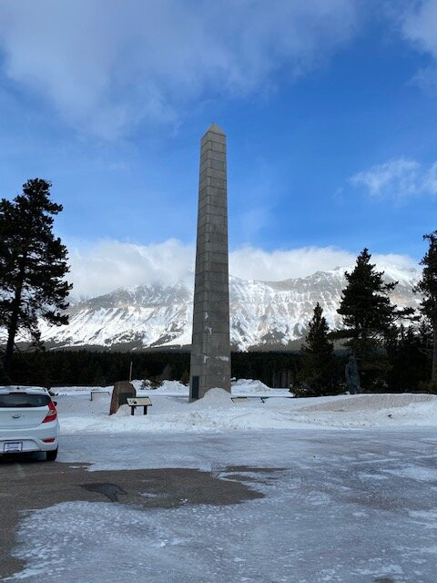 Marias Pass Obelisk景点图片