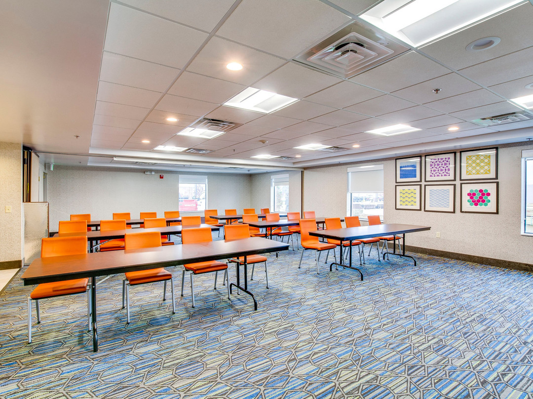 Holiday Inn Express Vincennes By IHG主图