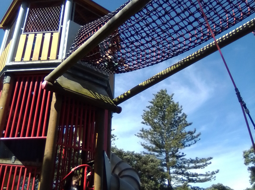 Takapuna Beach Playground景点图片