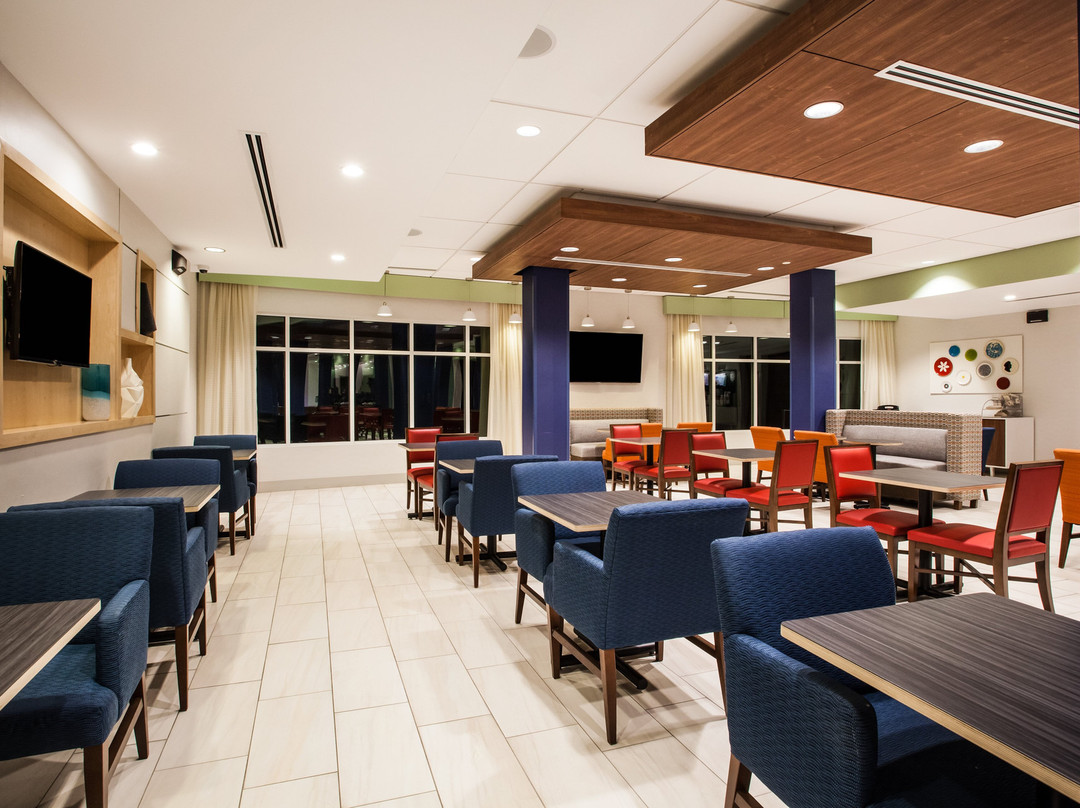 Holiday Inn Express & Suites Lexington Park-california By IHG主图