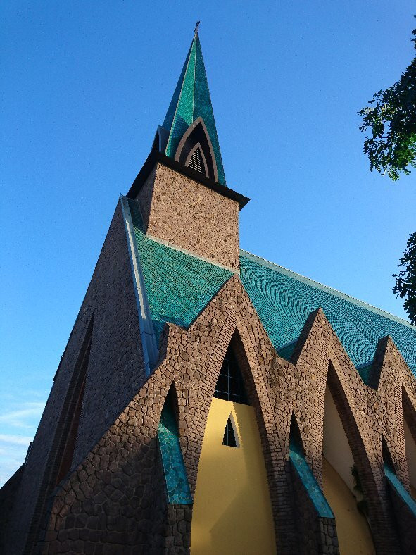Basilique St. Anne-布拉萨市必去景点