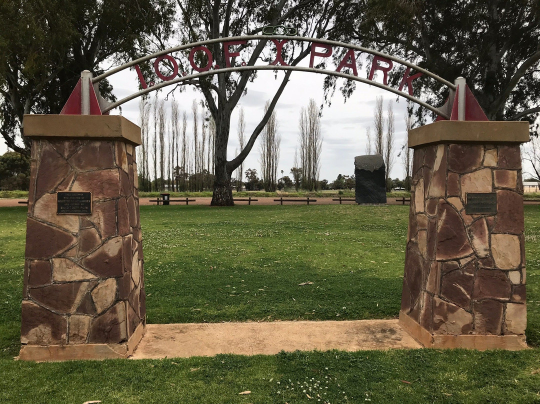 Centenary Sculptures at IOOF Park景点图片