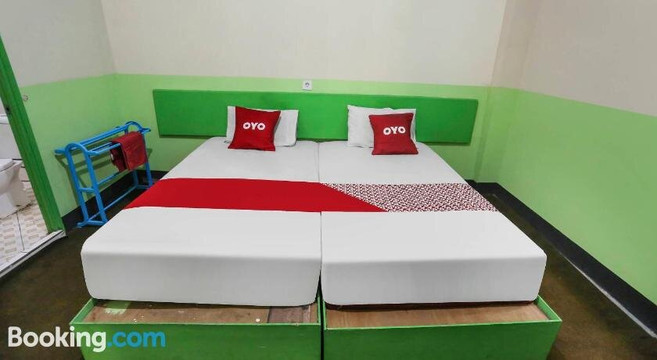 OYO 90825 Hotel Lizha 2