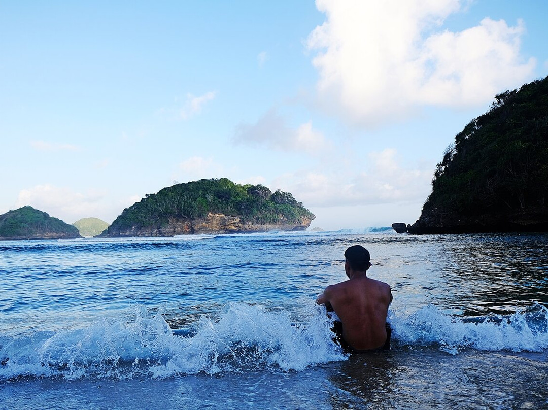 Teluk Asmara Beach-玛琅必去景点