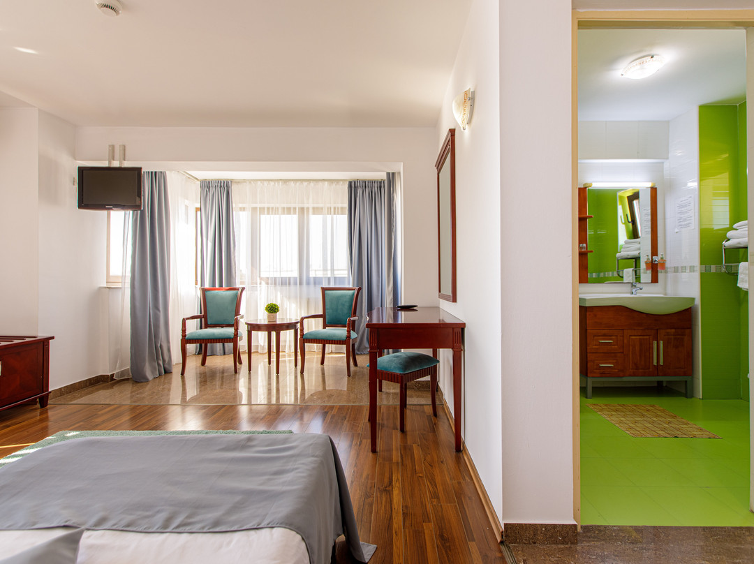 Hotel Lira Pacific主图